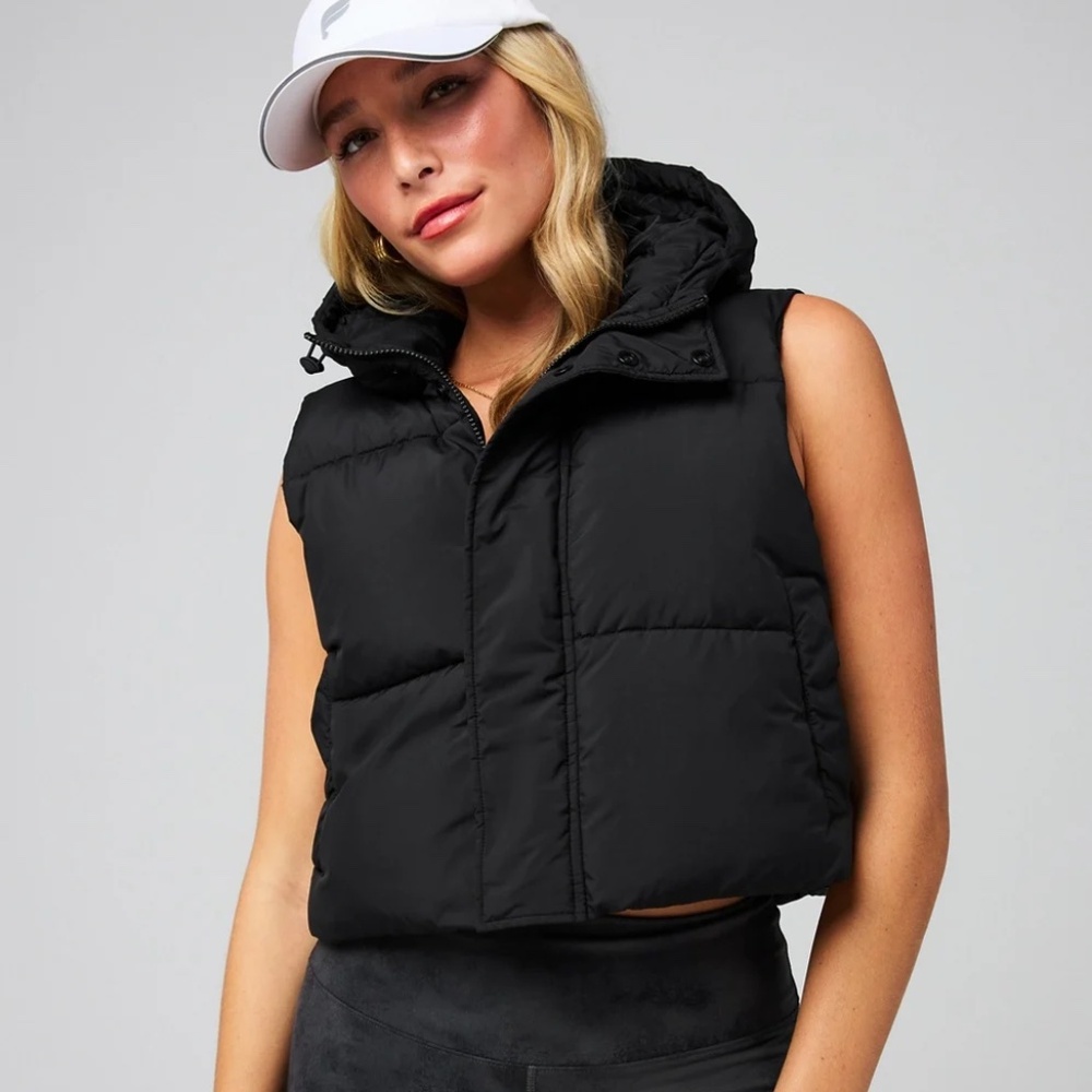 Fabletics Essential Cropped Hooded Puffer Vest